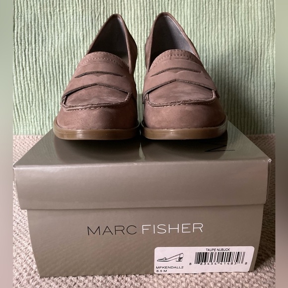 Marc Fisher Womens Kendall 2 Taupe Nubuck Block Heel Shoes - Size 6.5M - Picture 8 of 8